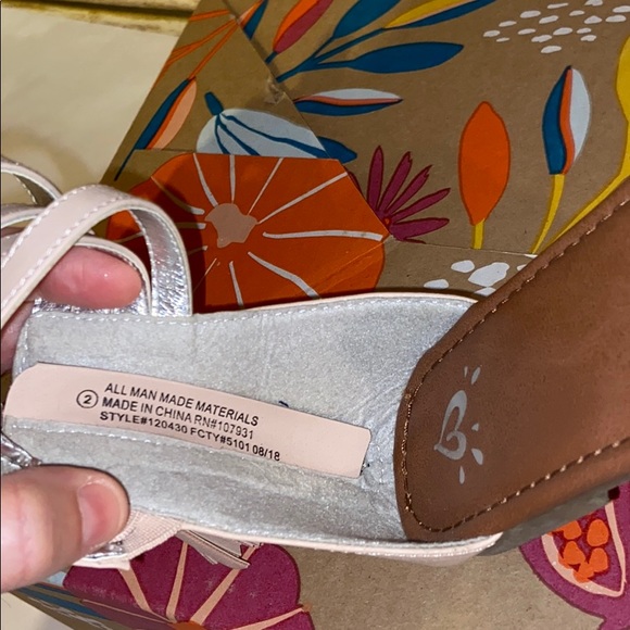 Justice Sandals - Picture 5 of 5